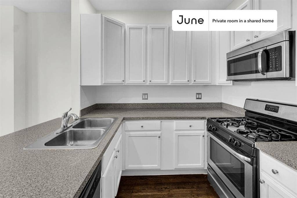 3 BR in Chicago