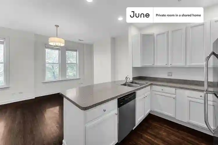 3 BR in Chicago