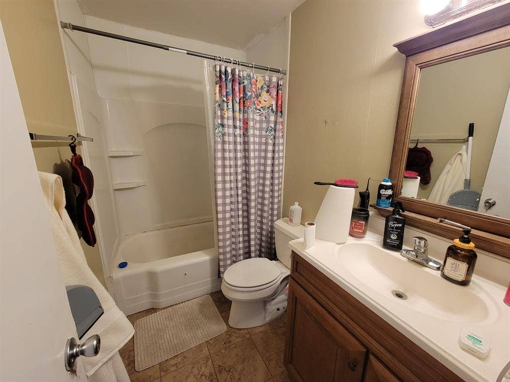 Cheap rent but NO content addicts!