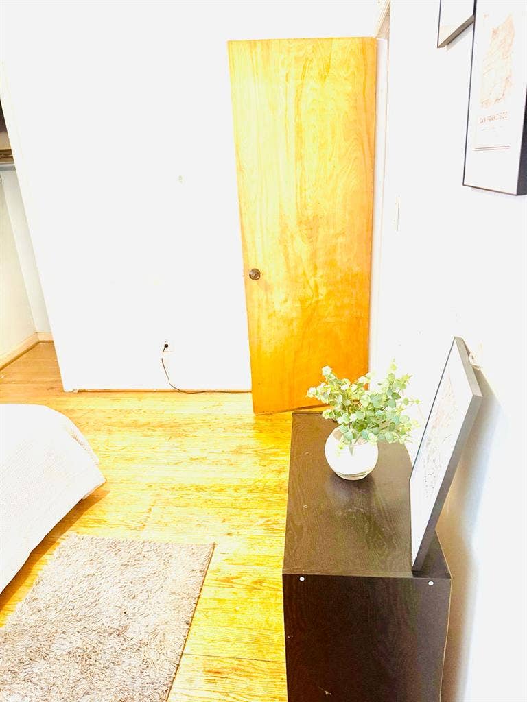 Modern 1BR Townhouse Room For Rent