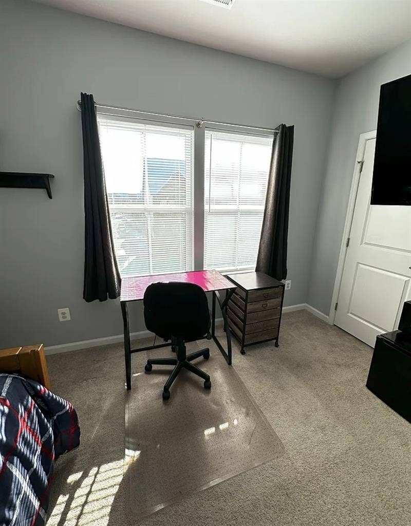 Room Near Ashburn Metro