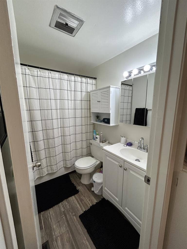 Affordable room close to the U