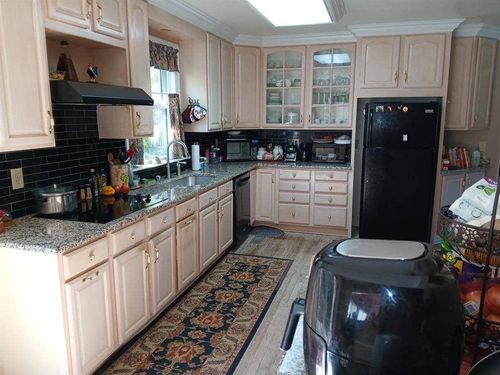 Furnish. room 4 rent All util. Incl