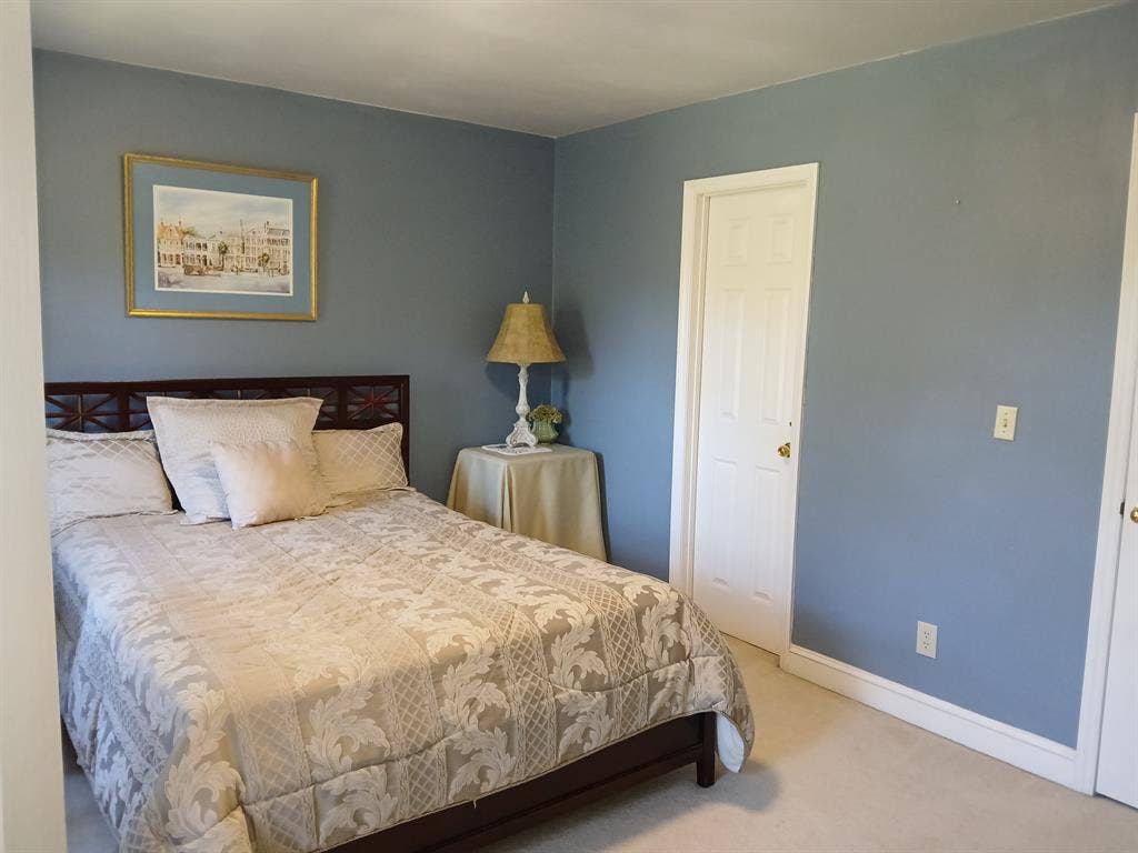 Furnish. room 4 rent All util. Incl