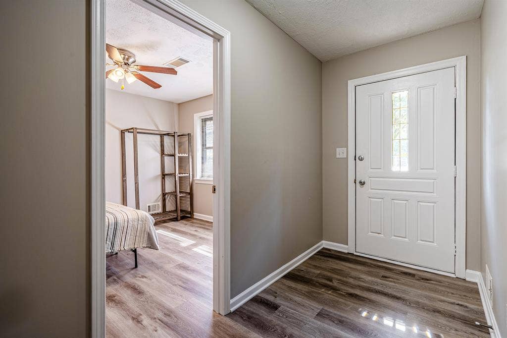 6 BR in Marietta