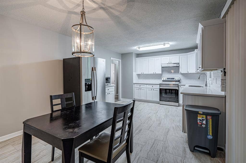 6 BR in Marietta