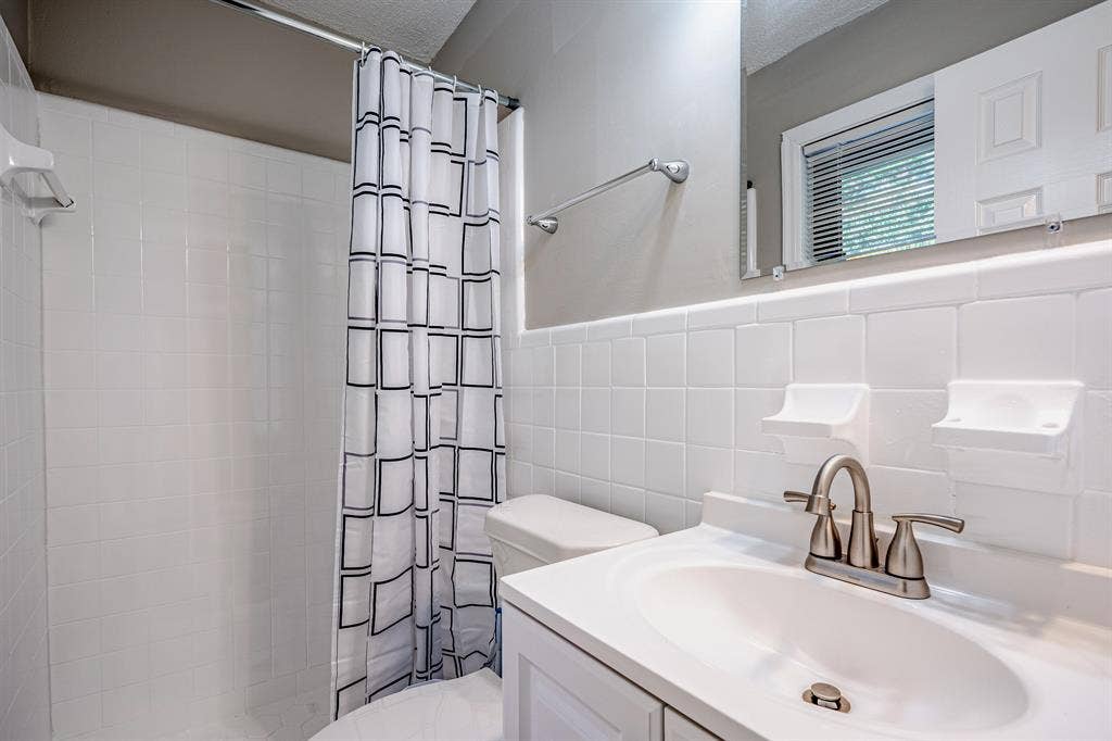 6 BR in Marietta