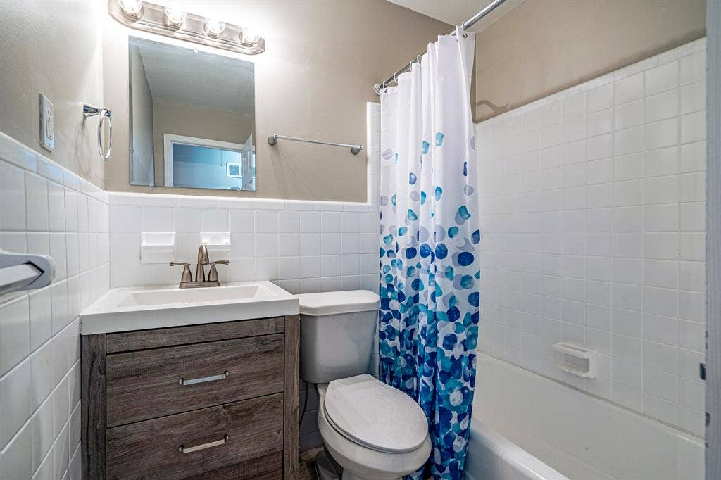 6 BR in Marietta