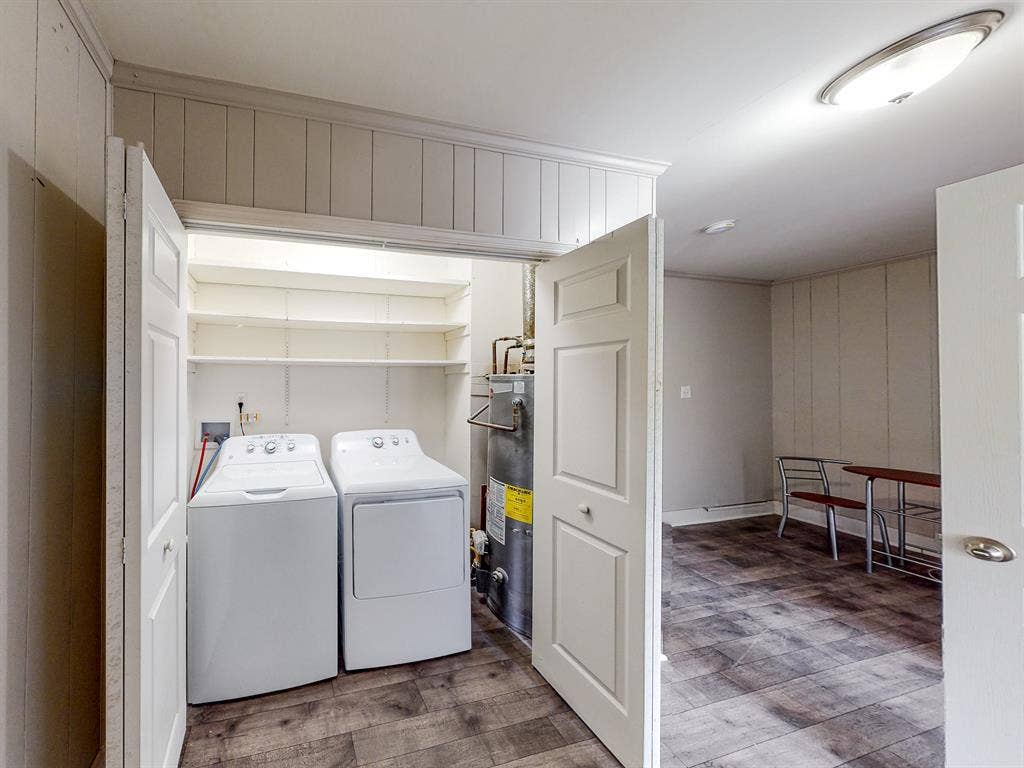 8 BR in College Park
