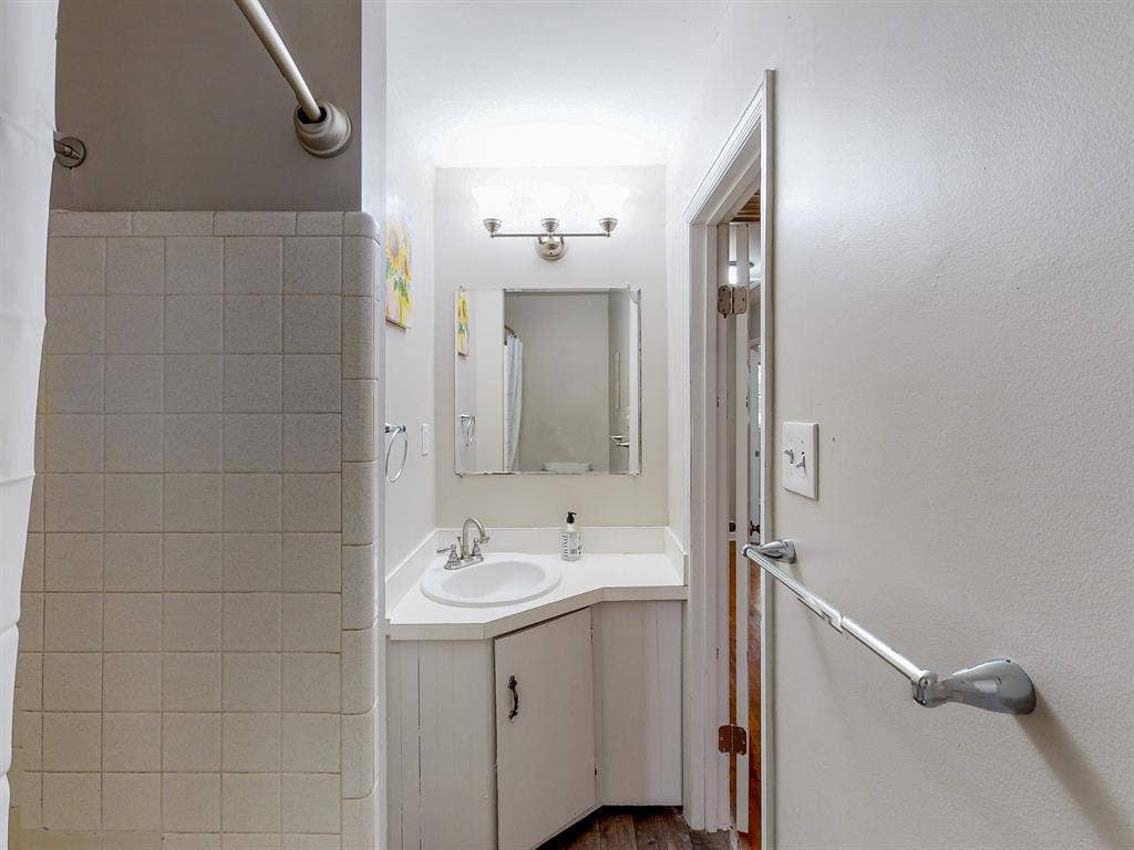 8 BR in College Park