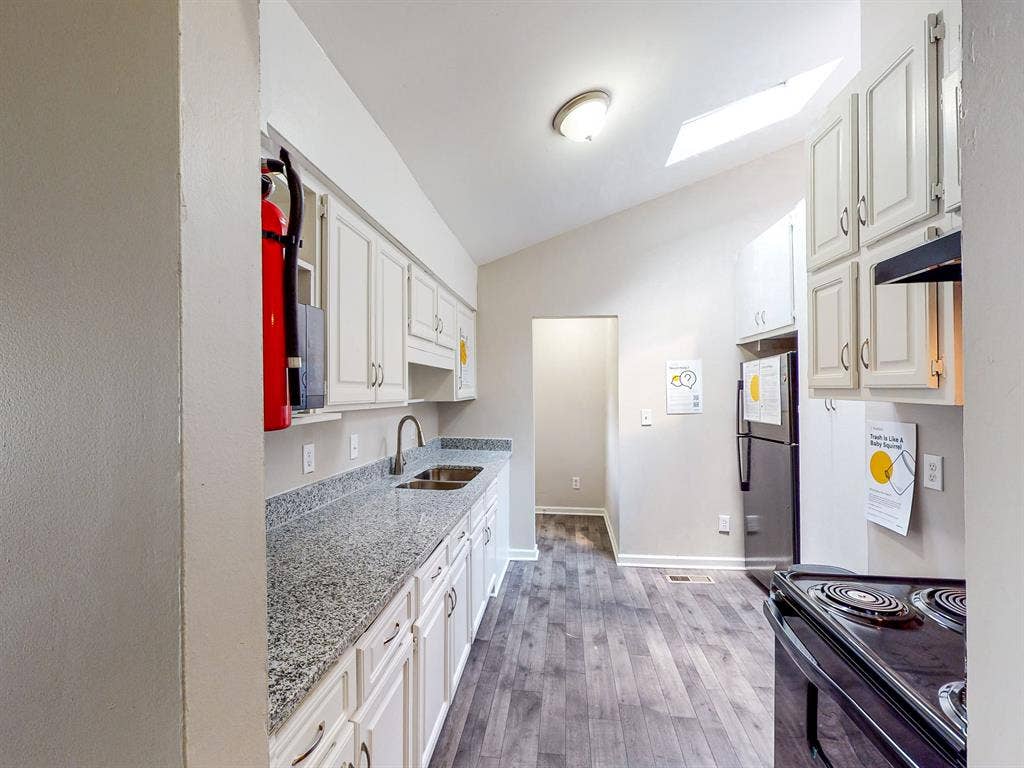 8 BR in College Park