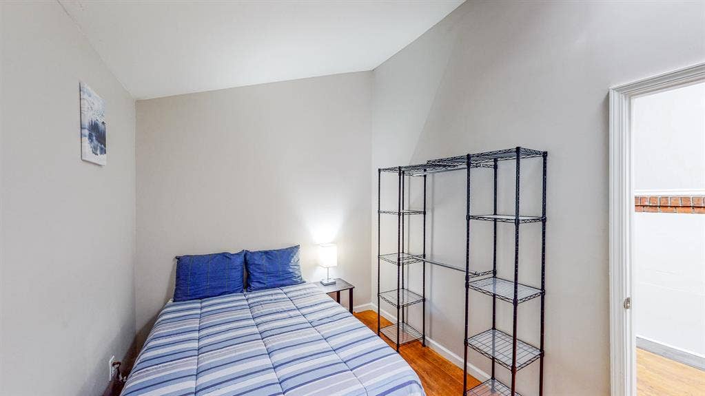 8 BR in College Park