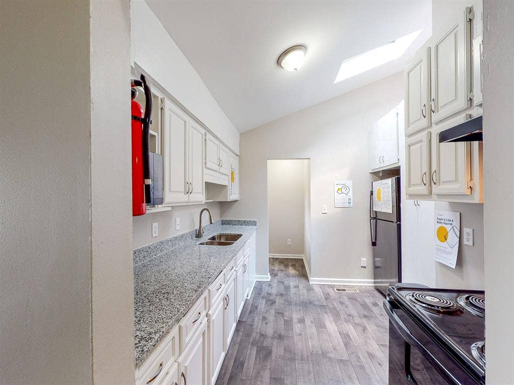 8 BR in College Park