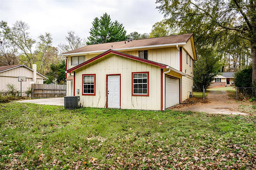 9 BR in Marietta