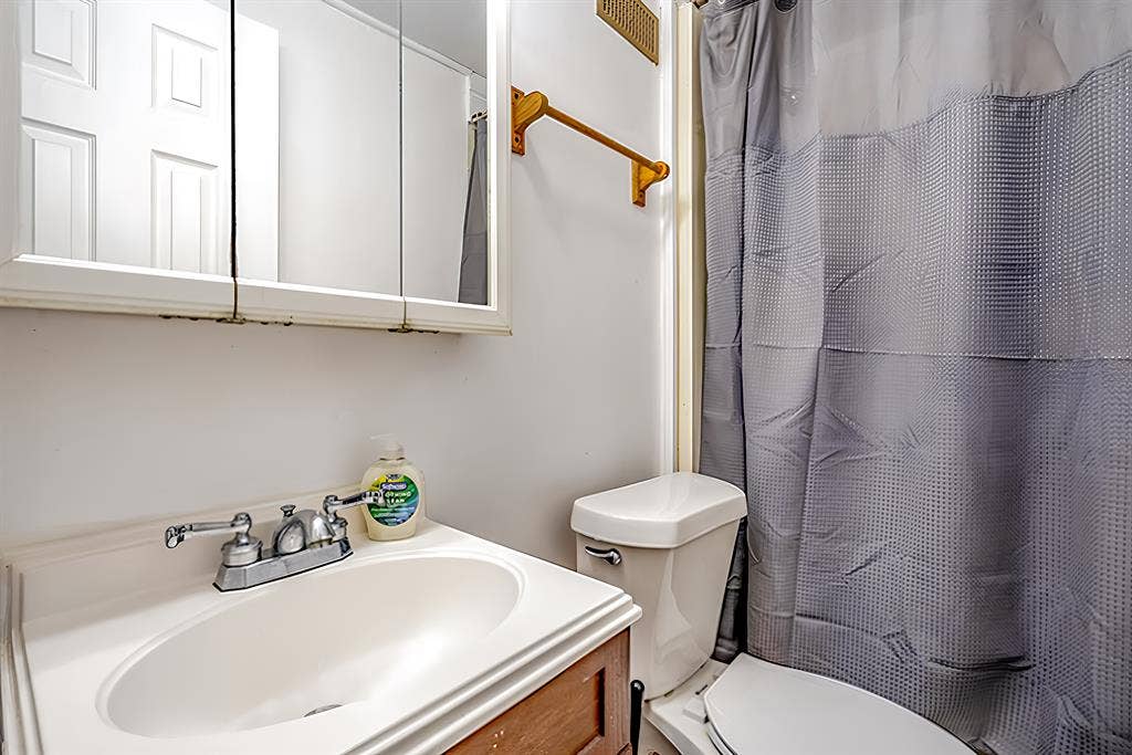 9 BR in Marietta
