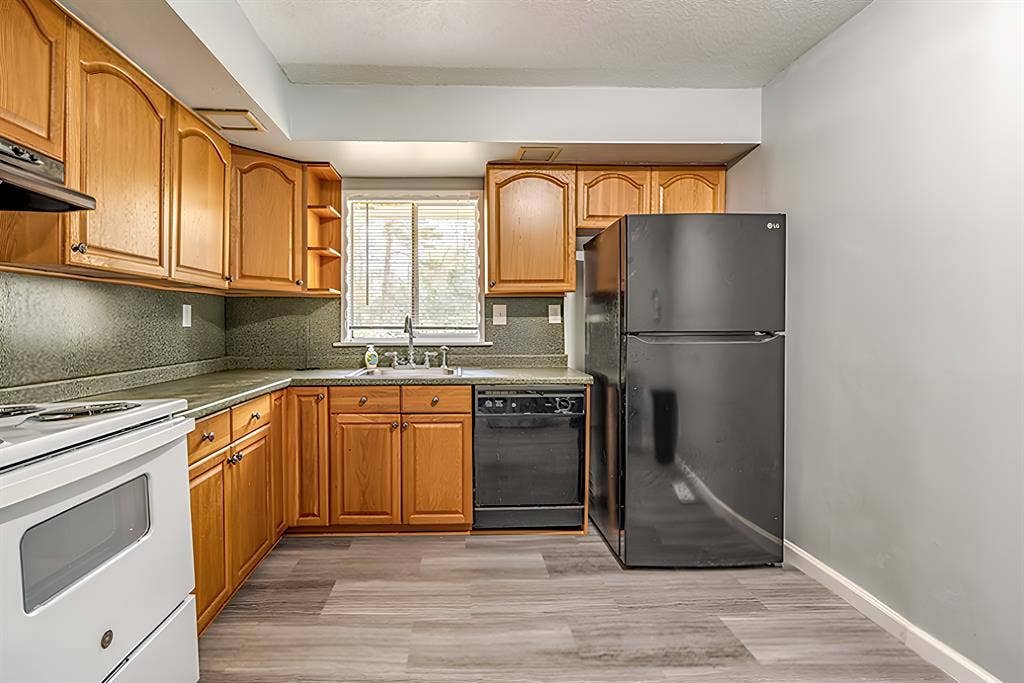 9 BR in Marietta