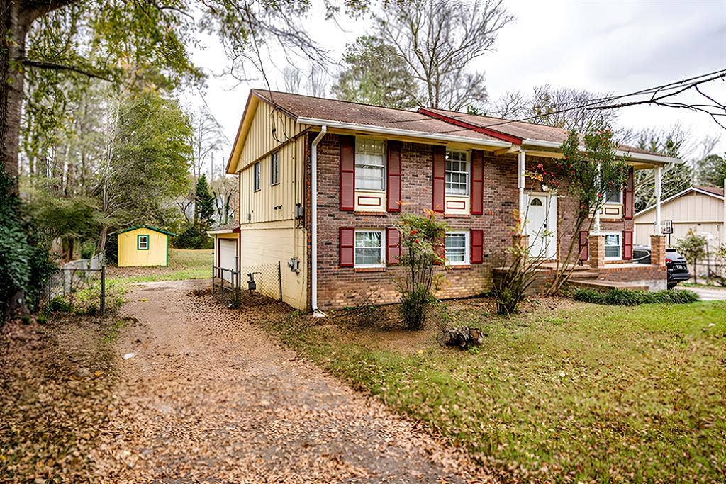 9 BR in Marietta