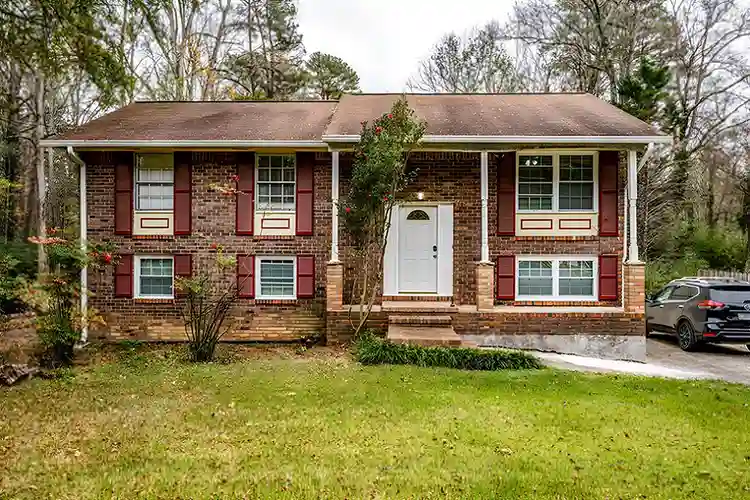 9 BR in Marietta