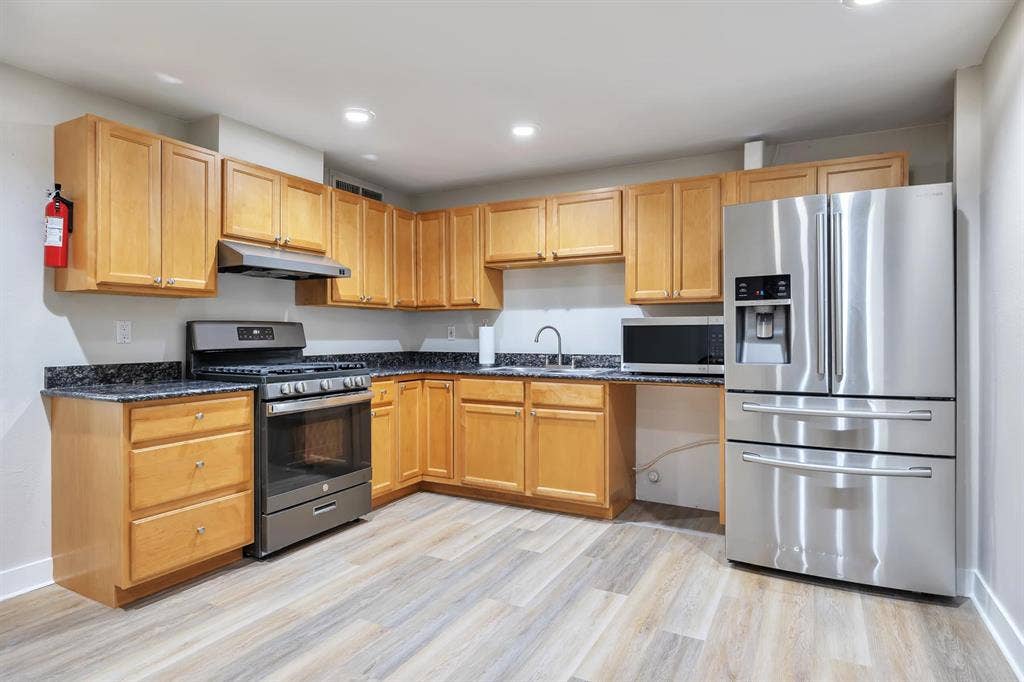 7 BR in Phoenix