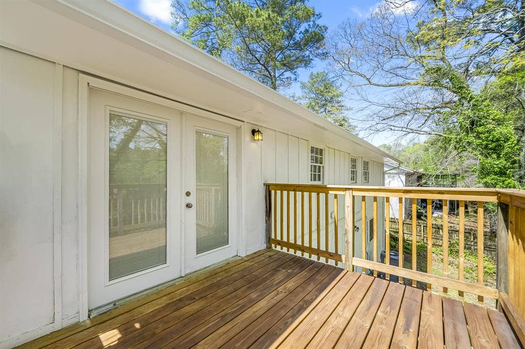 6 BR in Riverdale