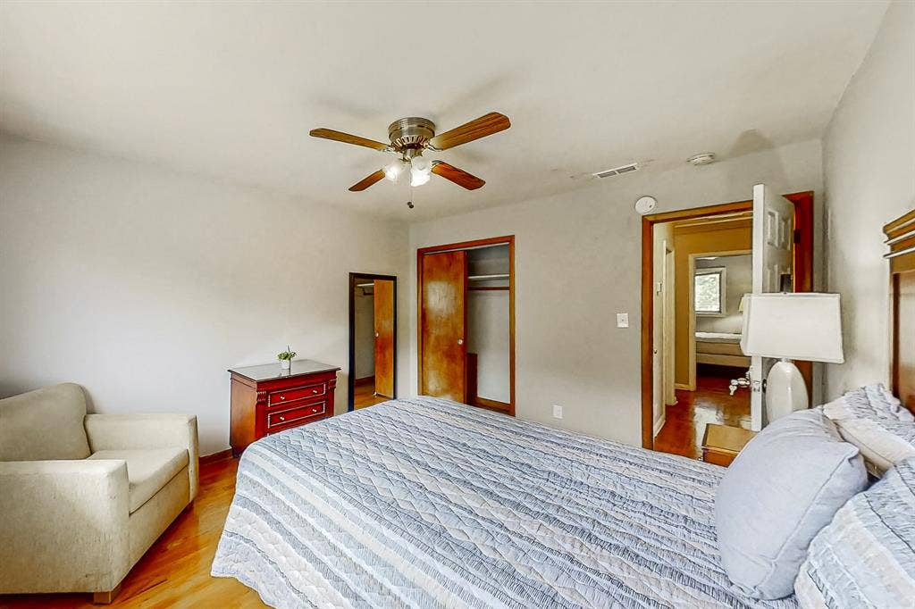 8 BR in Decatur