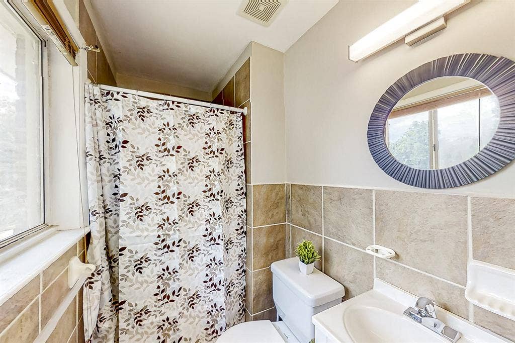 8 BR in Decatur