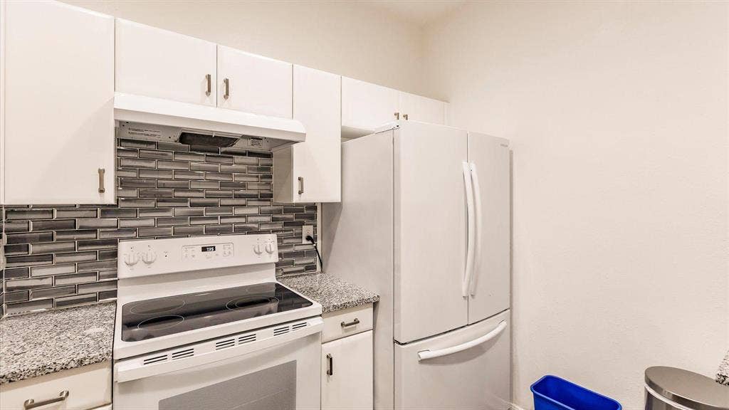 7 BR in North Port