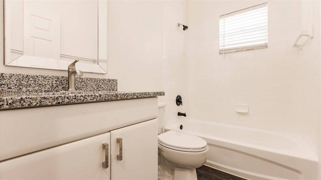 7 BR in North Port
