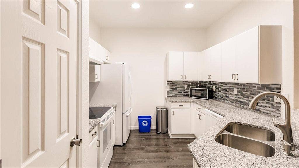 7 BR in North Port
