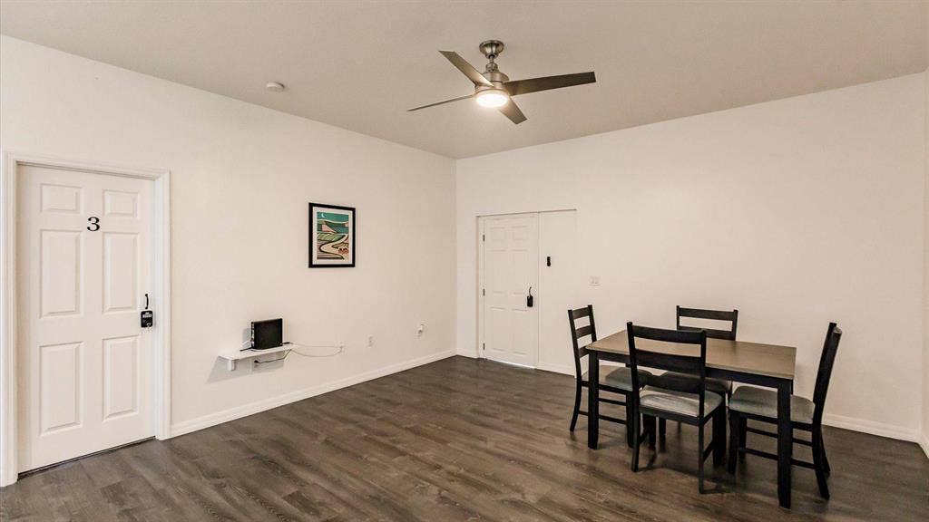 7 BR in North Port