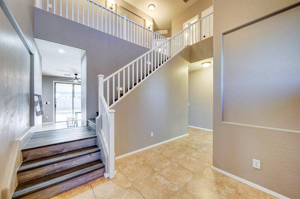 9 BR in Tolleson