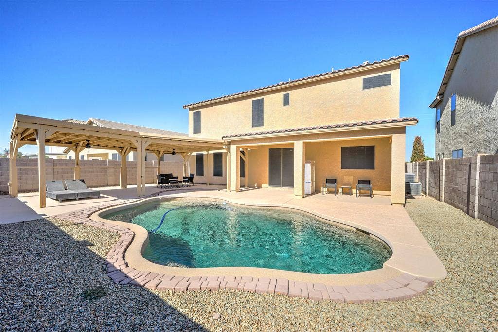 9 BR in Tolleson