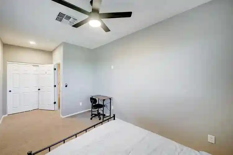 9 BR in Tolleson