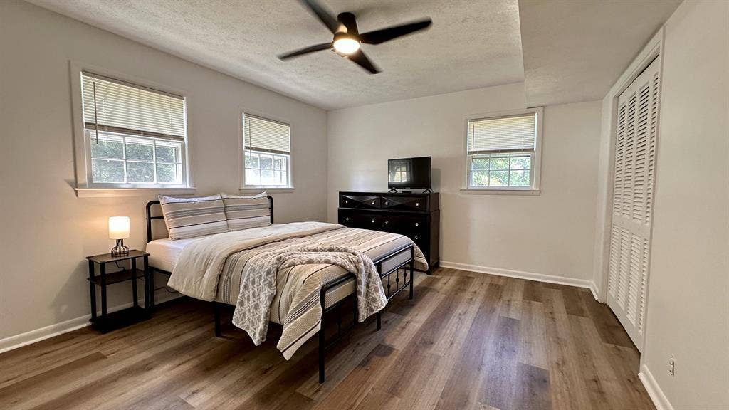 6 BR in Conyers