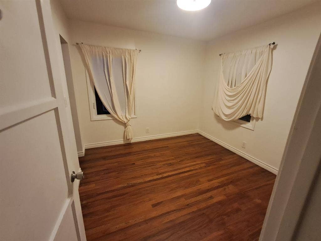 1 Room Professional only -