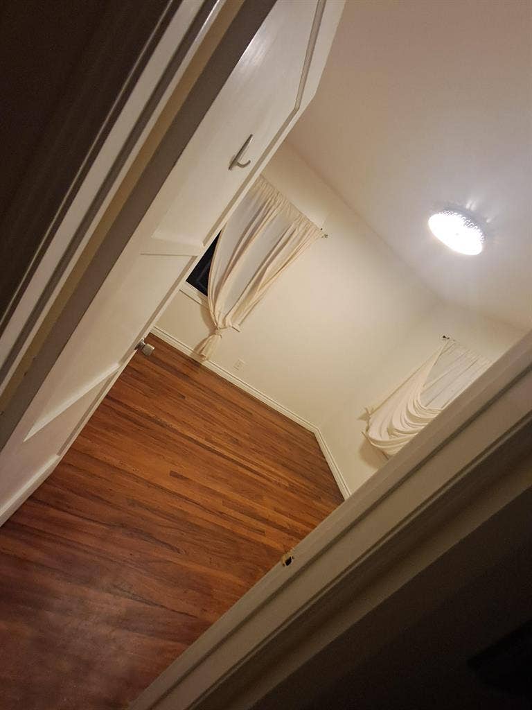 1 Room Professional only -