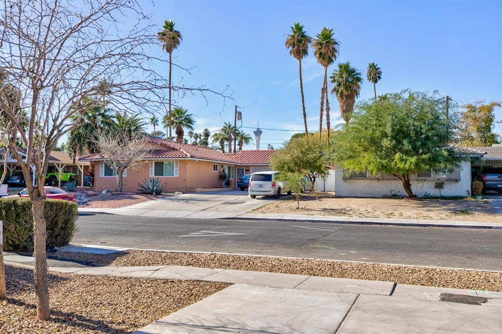 4 BR in Las Vegas