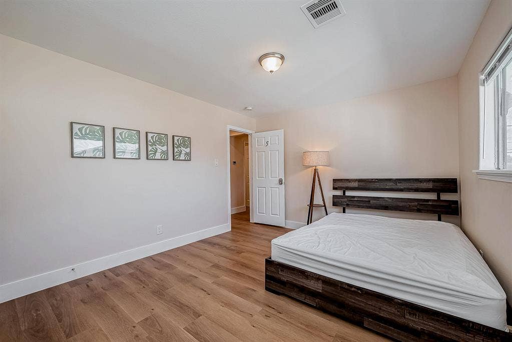 9 BR in Houston