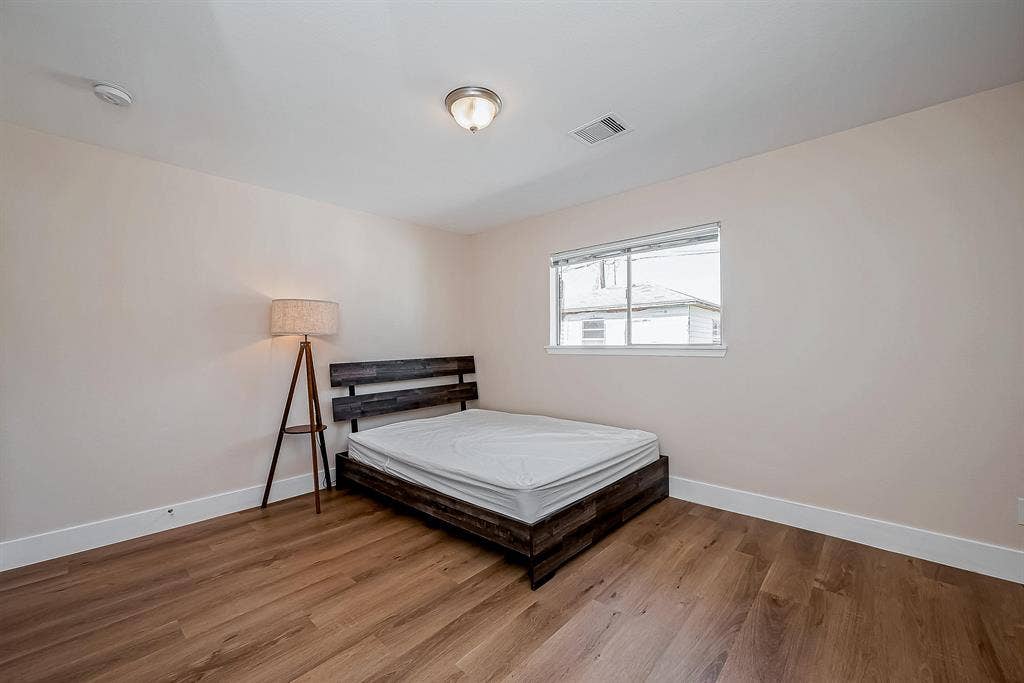 9 BR in Houston