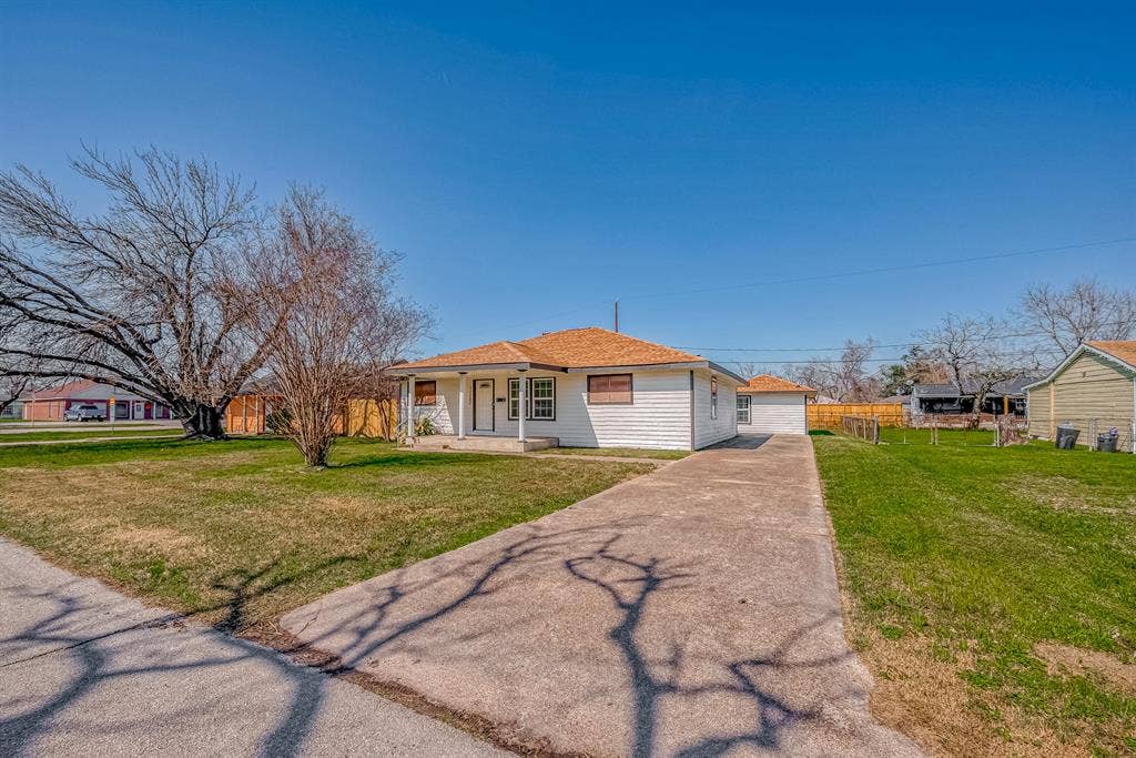 9 BR in Houston