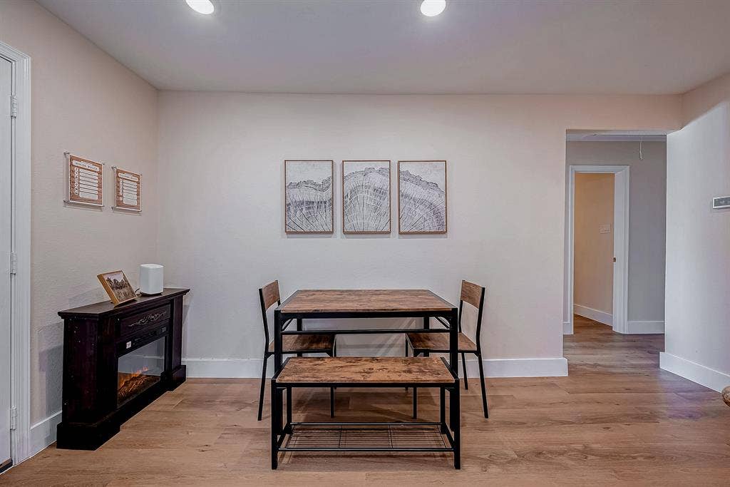 9 BR in Houston