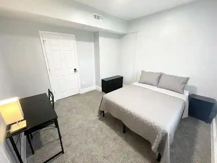 6 BR in Indianapolis