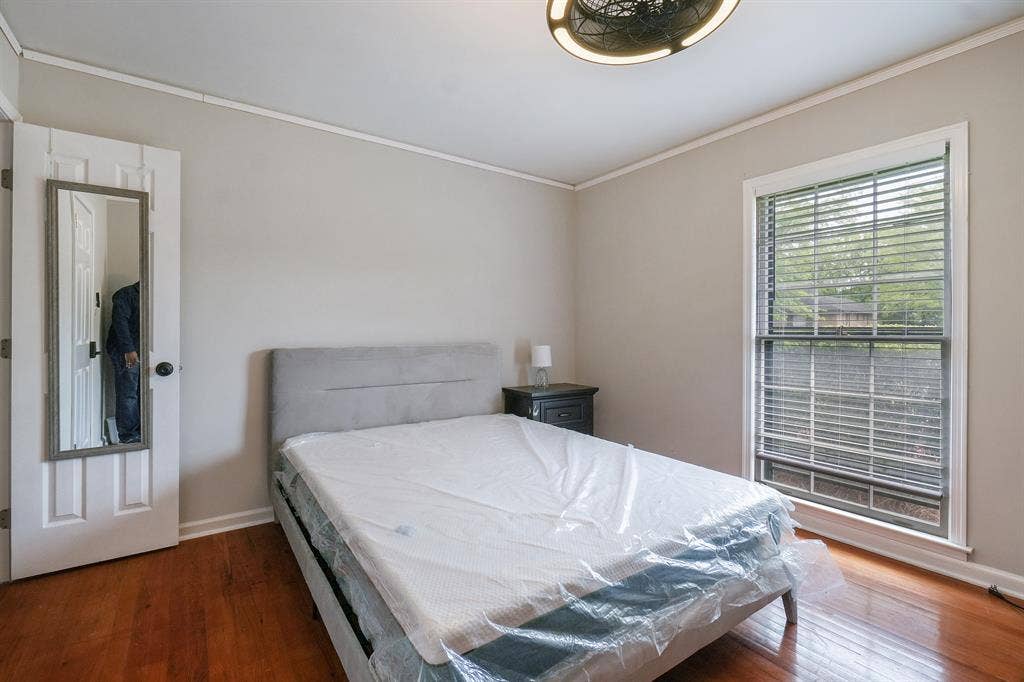 7 BR in Montgomery