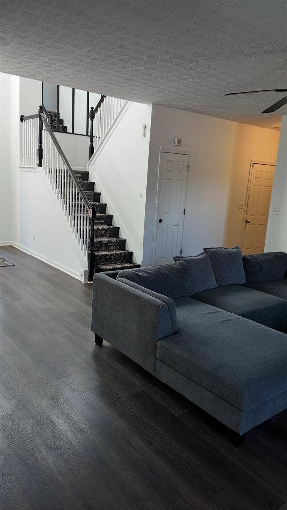 4 BR in Riverdale