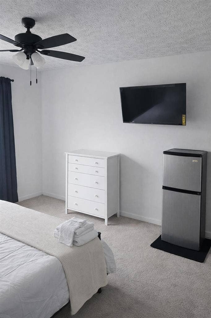 4 BR in Riverdale