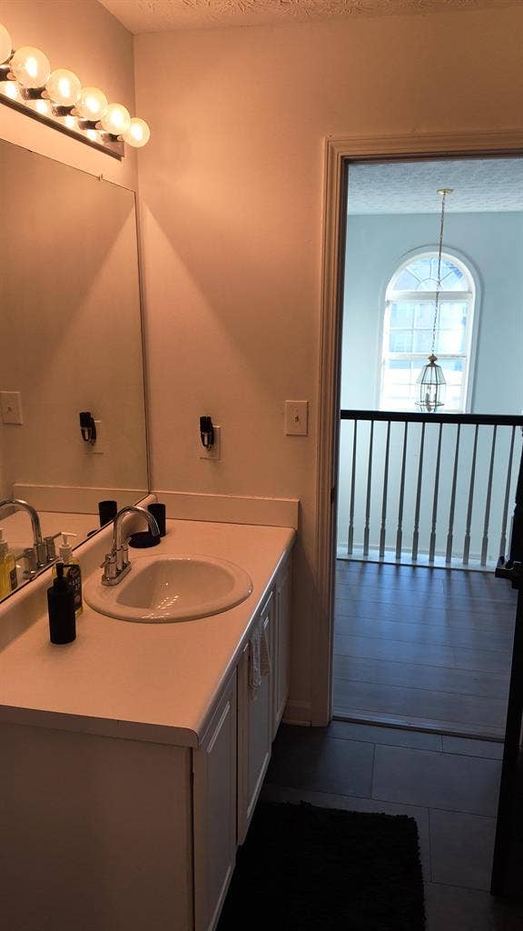 4 BR in Riverdale