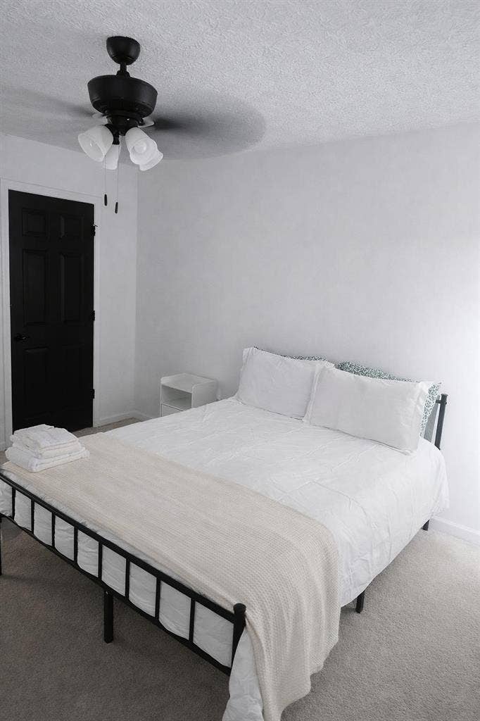 4 BR in Riverdale
