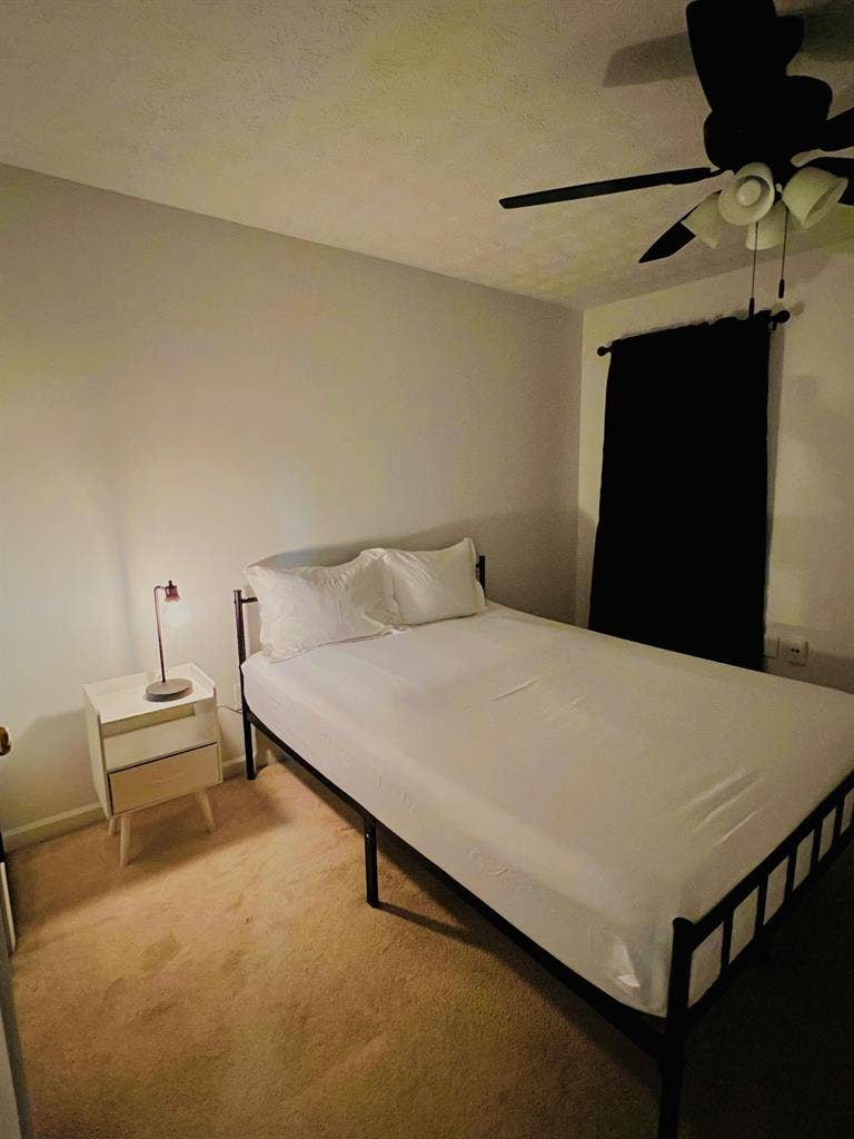 4 BR in Riverdale