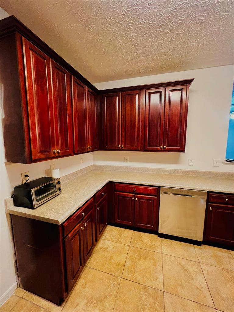 4 BR in Riverdale
