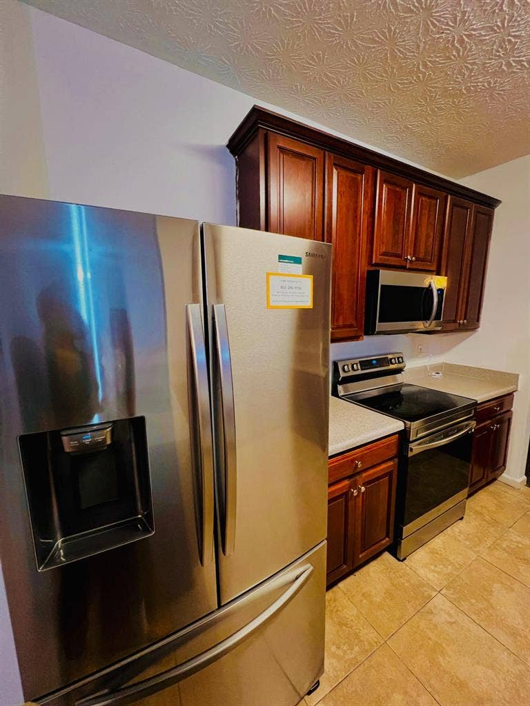 4 BR in Riverdale